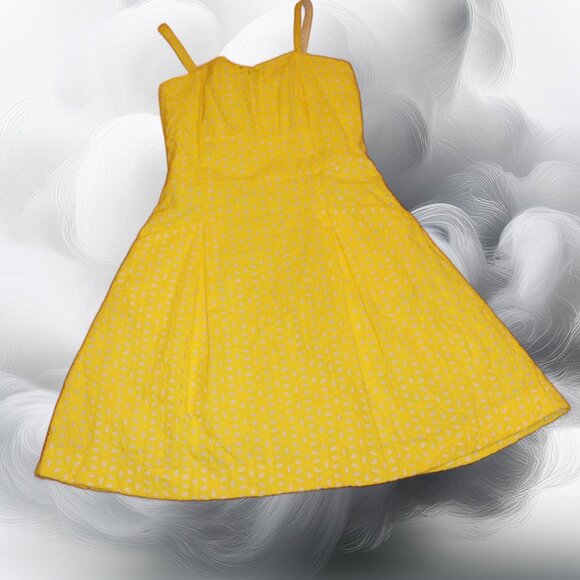 Lilly Pulitzer Blossom Yellow White Eyelet Sweetheart Fit Sun Dress, Size 4 - Picture 5 of 8